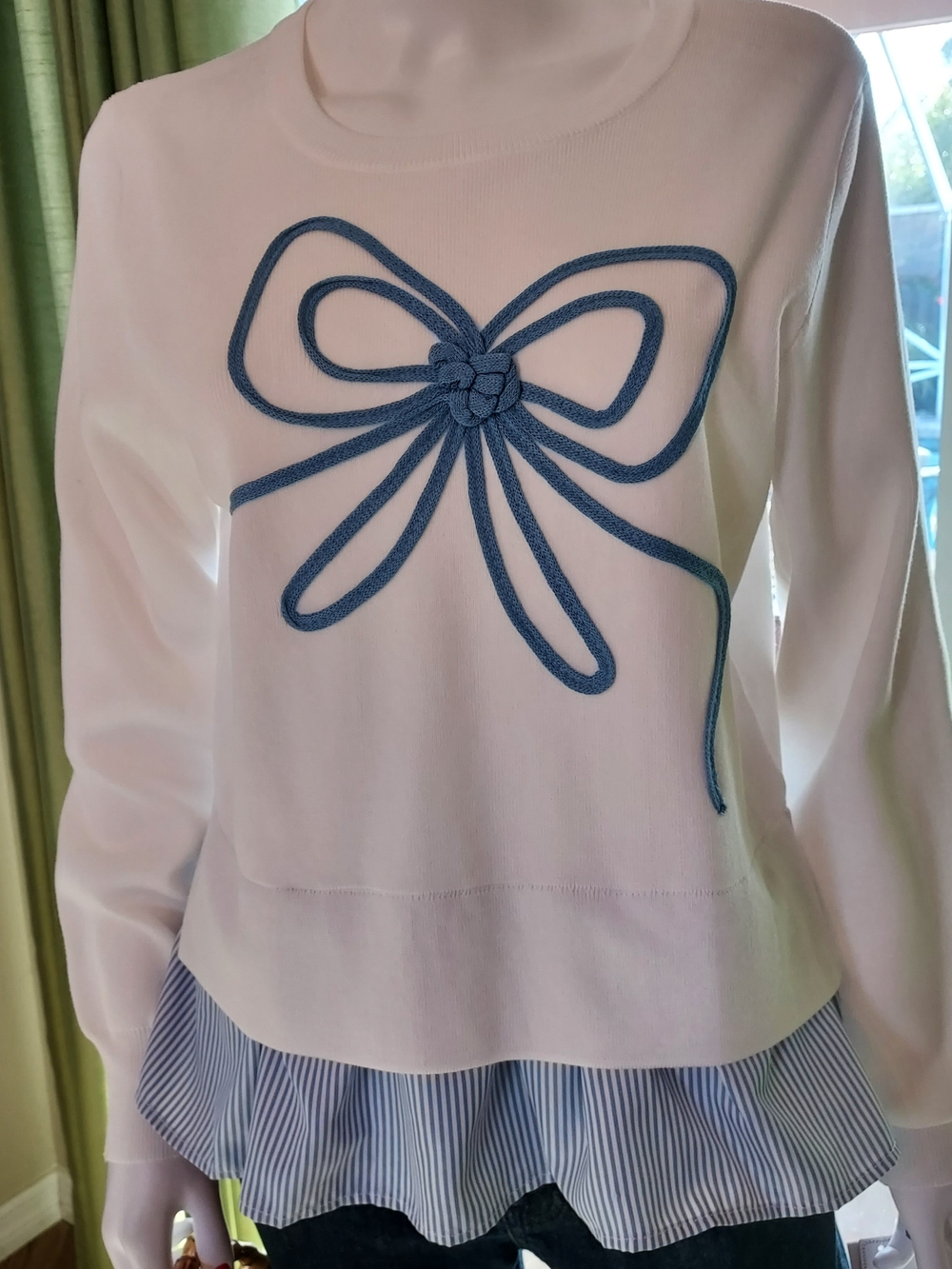Nanette Lepore Cream Summer Swtr w Blue Bow Appliqué & Flirty Bottom. L:  NWT.